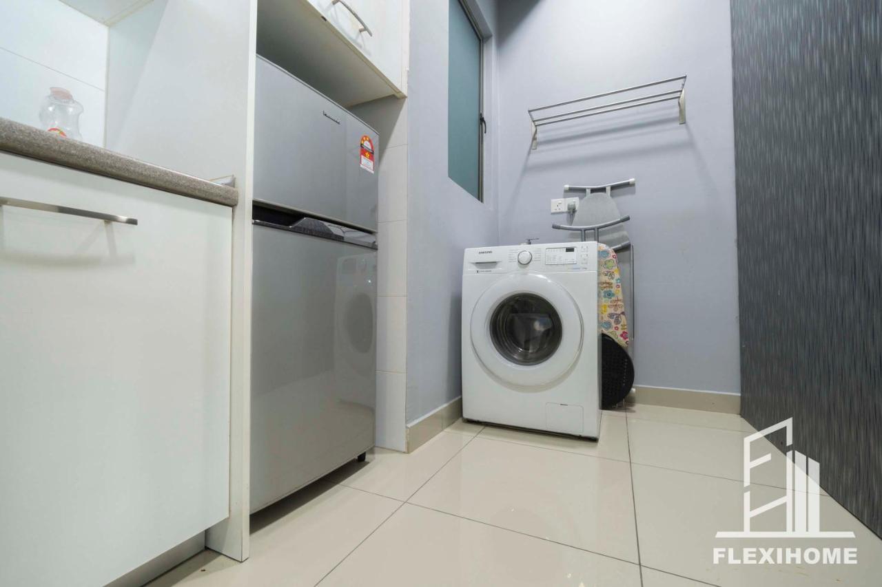 Colour-Theme Designed, Private Studio Home, Cybersquare 27B Cyberjaya, Flexihome-My エクステリア 写真