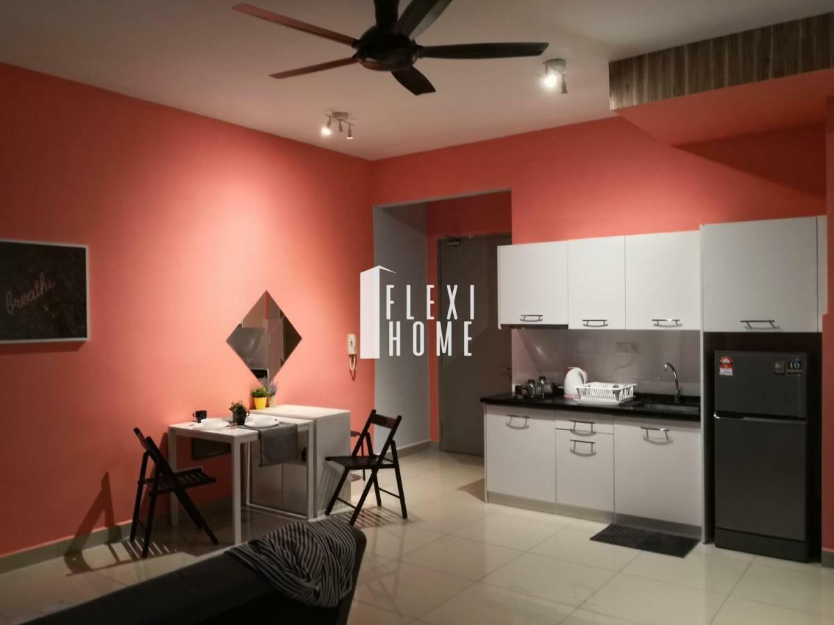 Colour-Theme Designed, Private Studio Home, Cybersquare 27B Cyberjaya, Flexihome-My エクステリア 写真