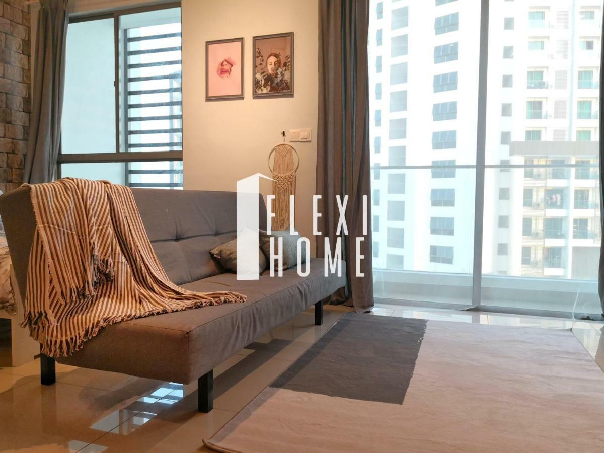 Colour-Theme Designed, Private Studio Home, Cybersquare 27B Cyberjaya, Flexihome-My エクステリア 写真