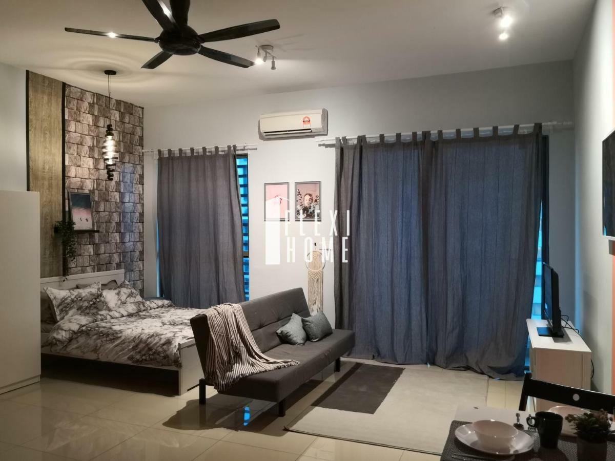 Colour-Theme Designed, Private Studio Home, Cybersquare 27B Cyberjaya, Flexihome-My エクステリア 写真