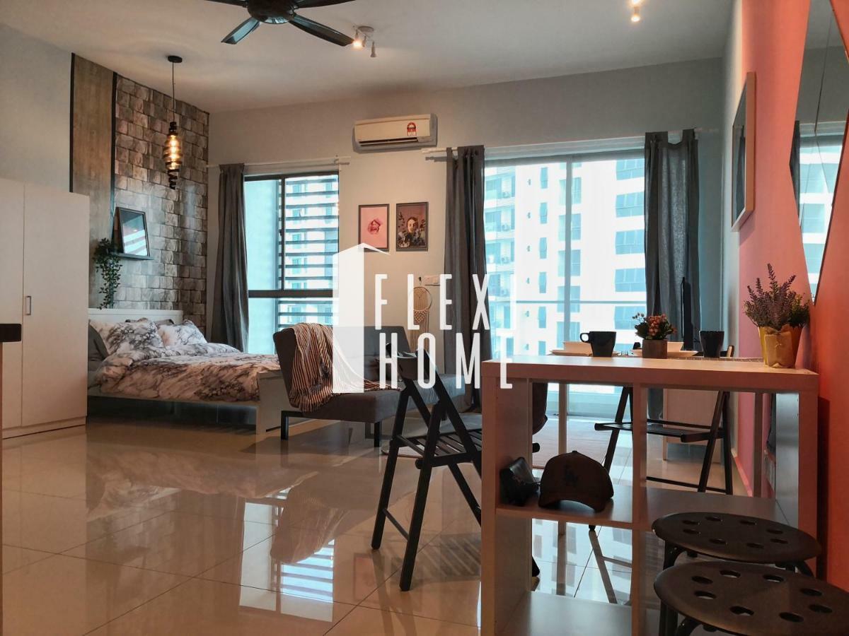 Colour-Theme Designed, Private Studio Home, Cybersquare 27B Cyberjaya, Flexihome-My エクステリア 写真