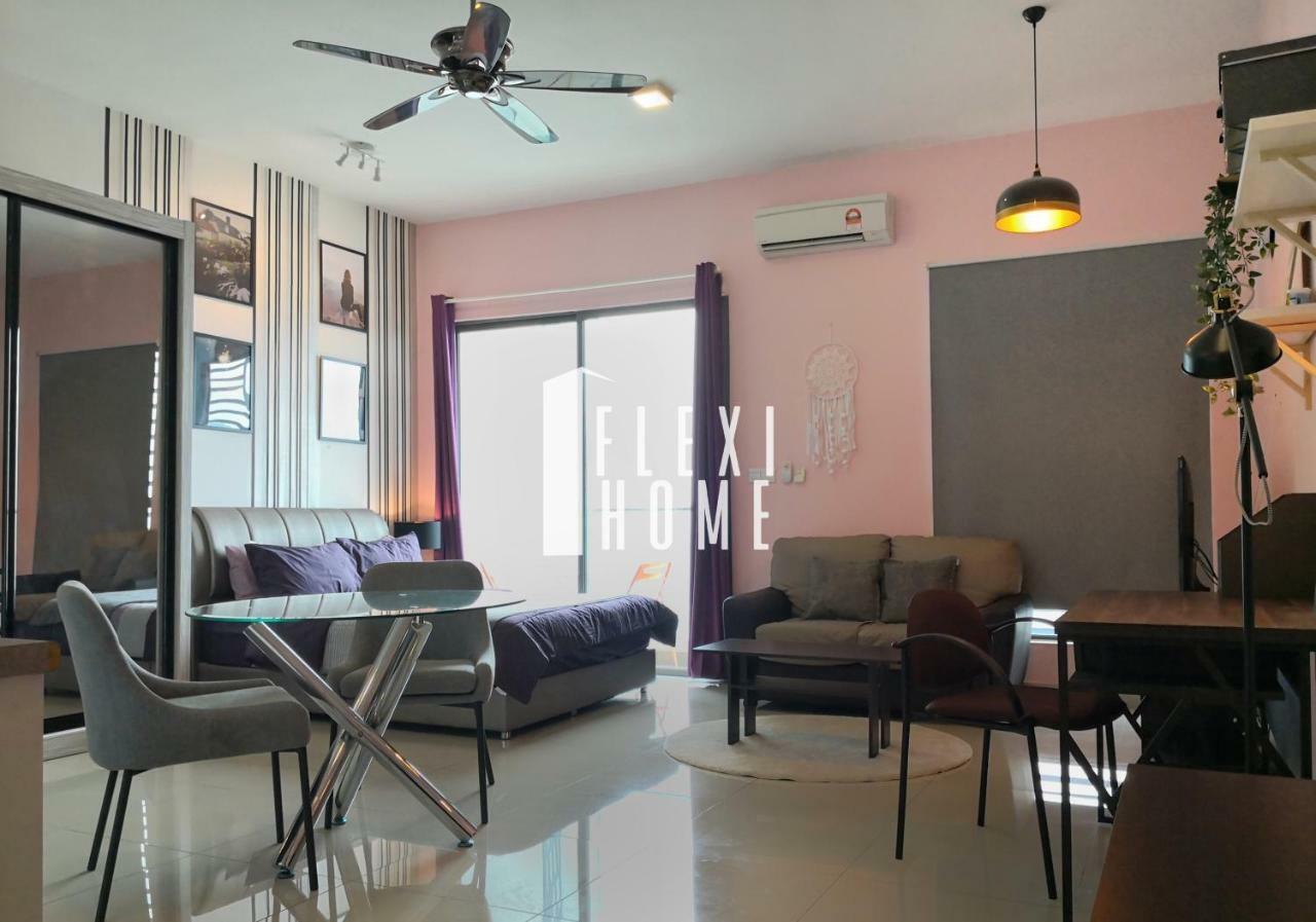 Colour-Theme Designed, Private Studio Home, Cybersquare 27B Cyberjaya, Flexihome-My エクステリア 写真