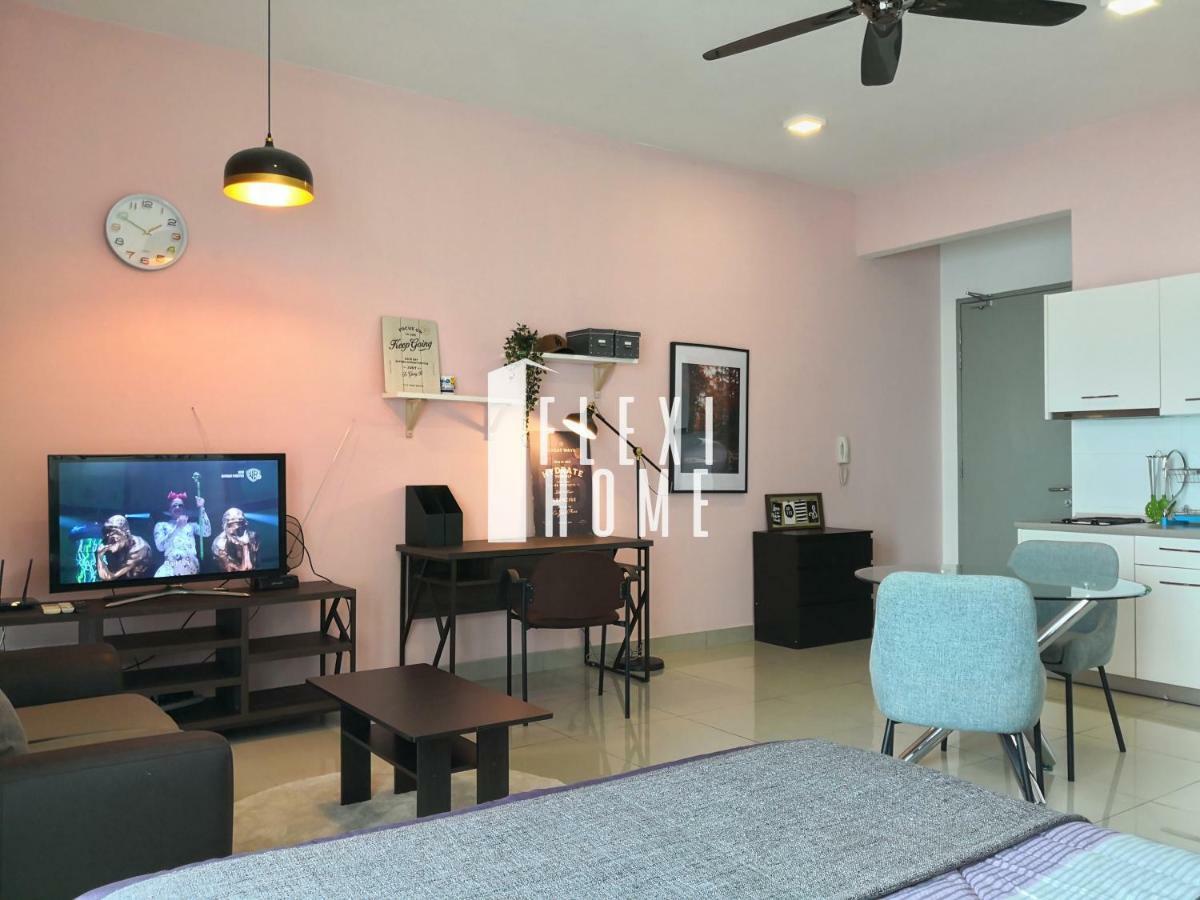 Colour-Theme Designed, Private Studio Home, Cybersquare 27B Cyberjaya, Flexihome-My エクステリア 写真