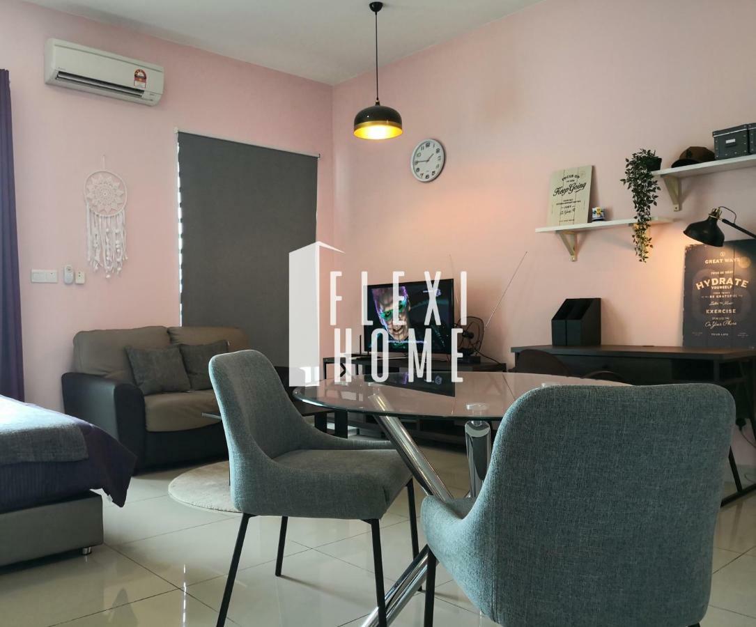 Colour-Theme Designed, Private Studio Home, Cybersquare 27B Cyberjaya, Flexihome-My エクステリア 写真