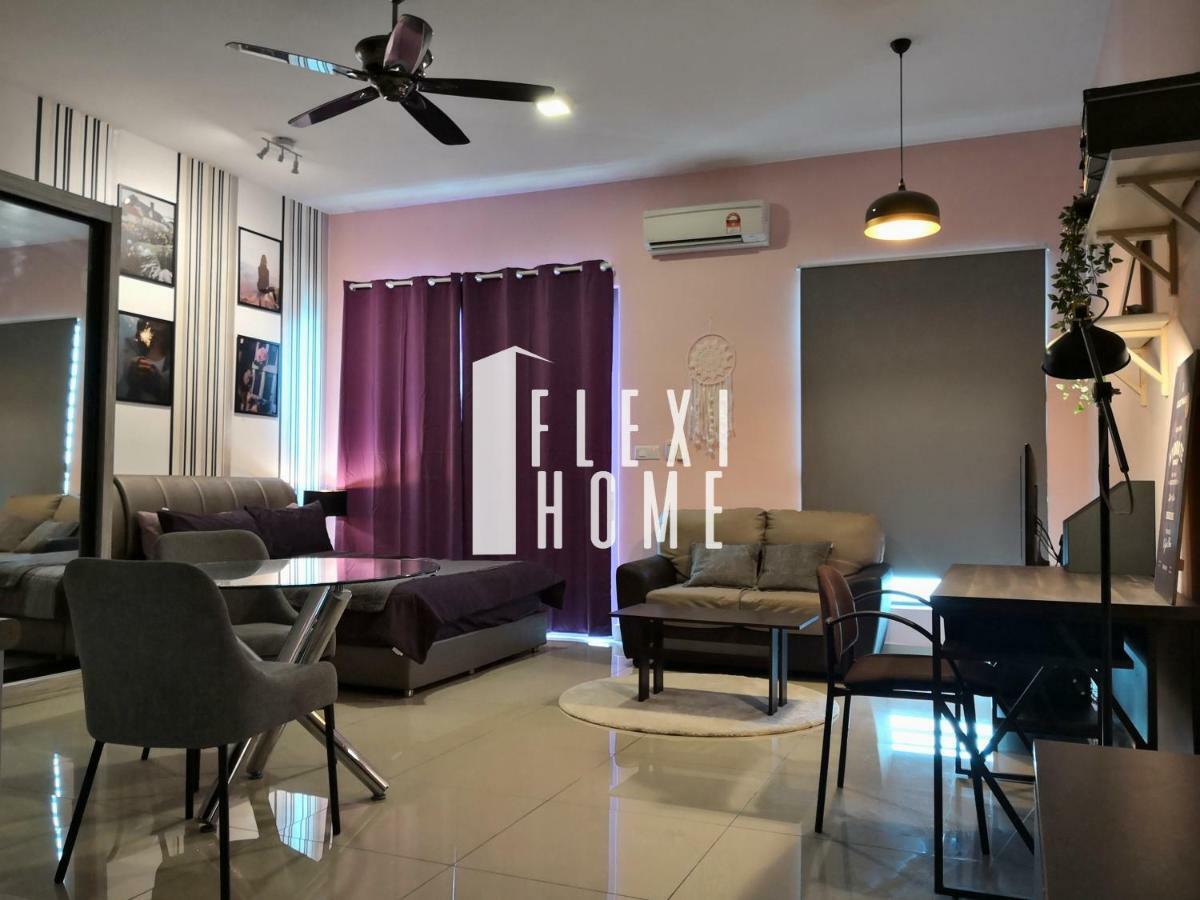 Colour-Theme Designed, Private Studio Home, Cybersquare 27B Cyberjaya, Flexihome-My エクステリア 写真